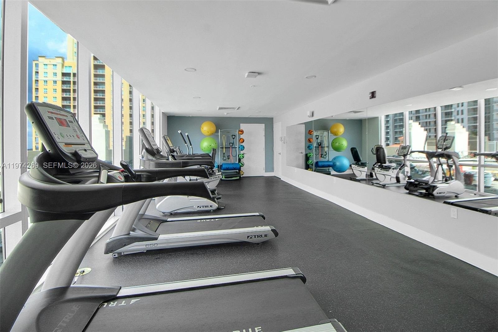 Condo 2BR 1BA - 9066 SW 73rd Ct, Miami, FL