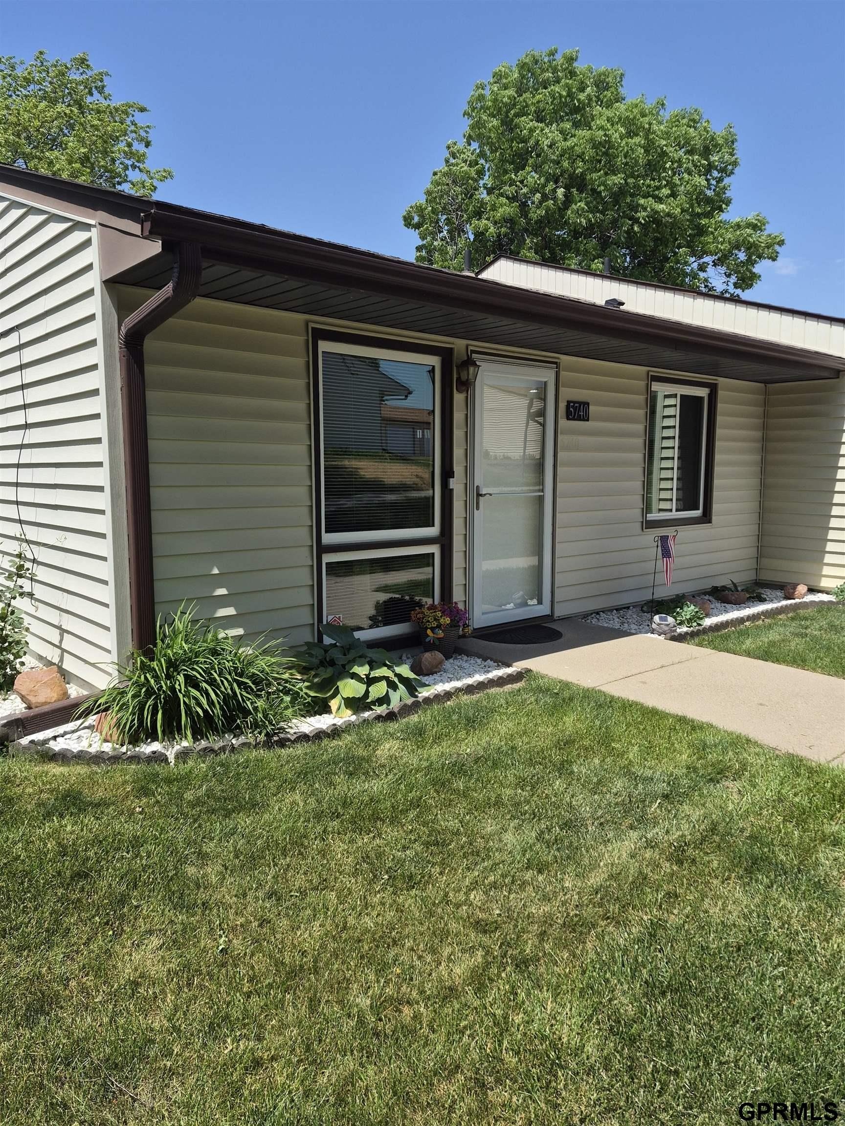 Single Family 2BR 1BA - 5740 Enterprise Drive, Lincoln, NE