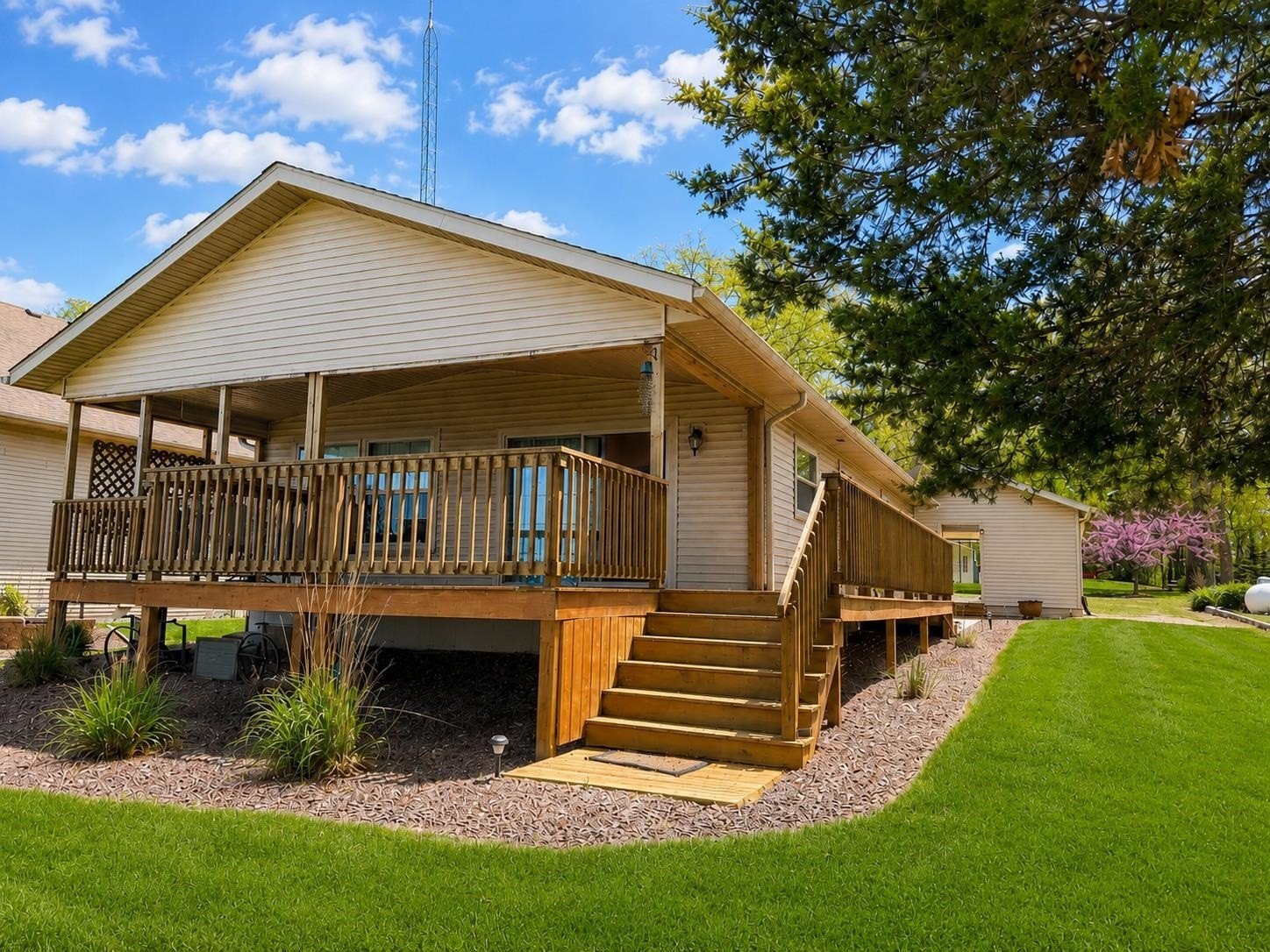 Single Family 3BR 2BA - 170 Grouse Court, Briggsville, WI