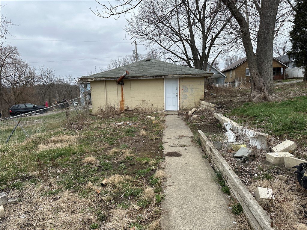 Single Family 2BR 1BA - 80 Caldwell Ave, Canton Twp, PA