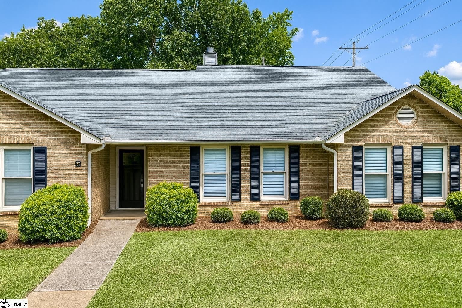 Single Family 4BR 2BA - 102 Heritage West Court, Greenwood, SC