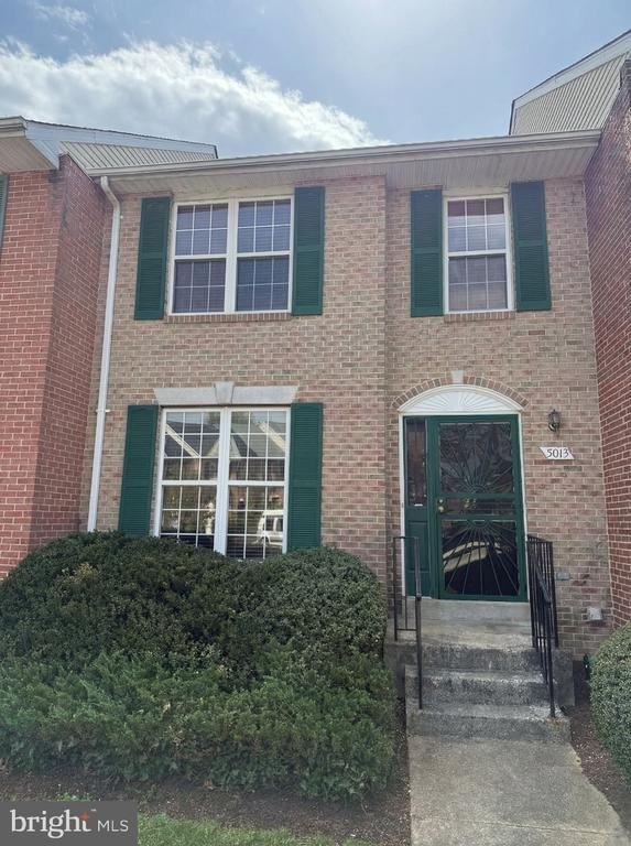 Single Family 4BR 4BA - 5013 Colburn Terrace, Hyattsville, MD