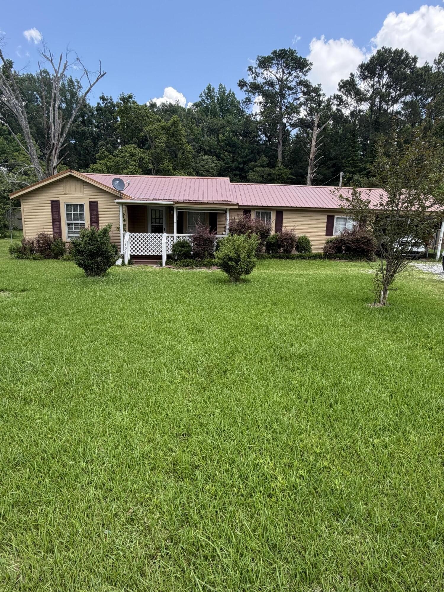 Single Family 3BR 1BA - 401 Tschudi Road, Amory, MS