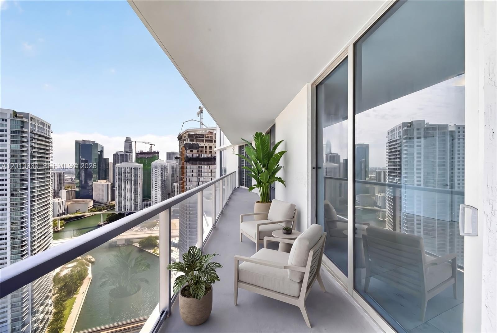 Condo 2BR 3BA - 185 SW 7th St, Miami, FL
