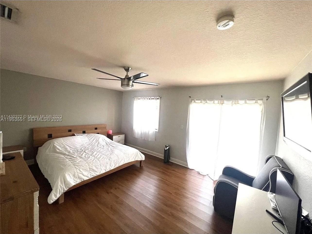Single Family 3BR 2BA - 9455 NW 114th Ln, Hialeah Gardens, FL