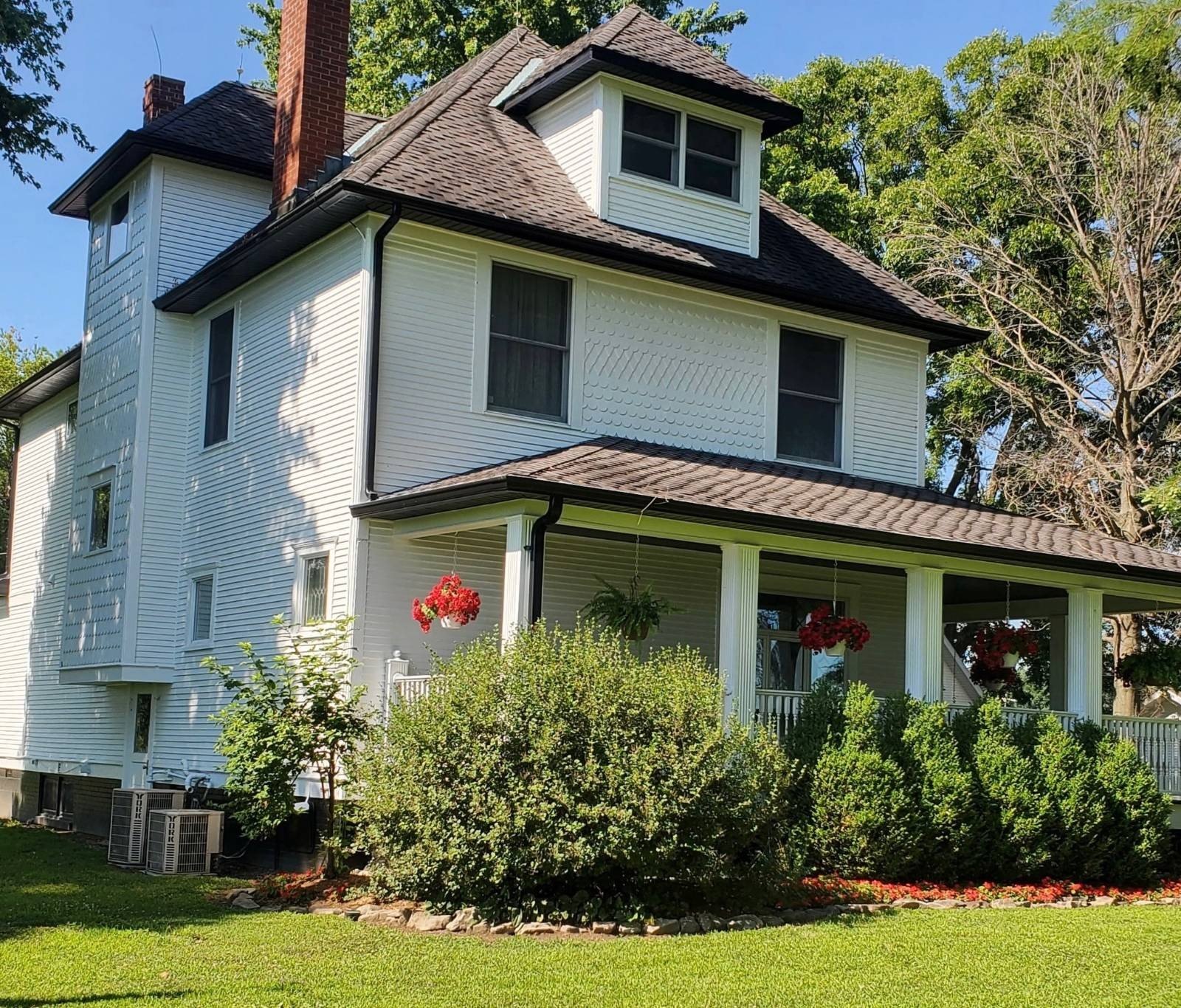 Single Family 5BR 2BA - 8423 E 1050th Ave, Robinson, IL
