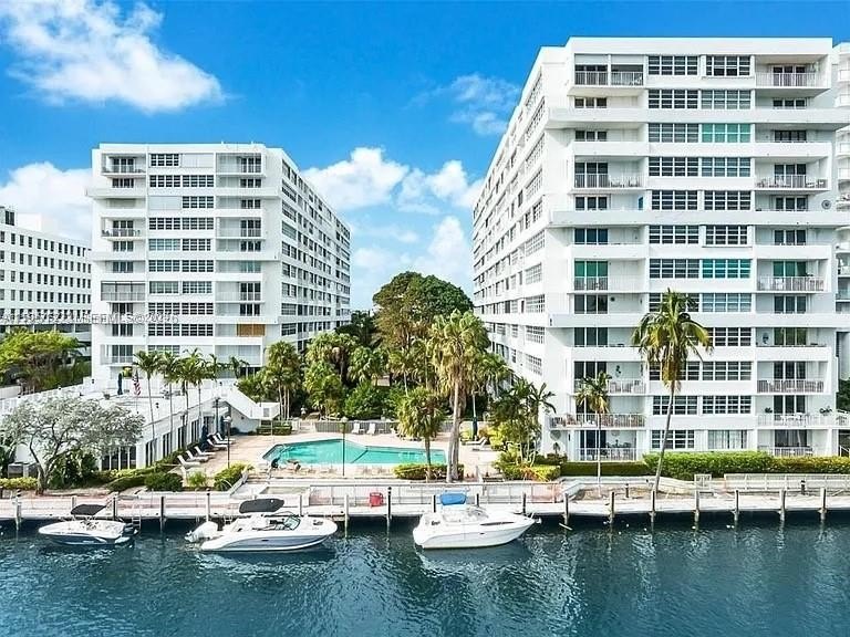 Condo 2BR 2BA - 1170 N Federal Hwy, Fort Lauderdale, FL