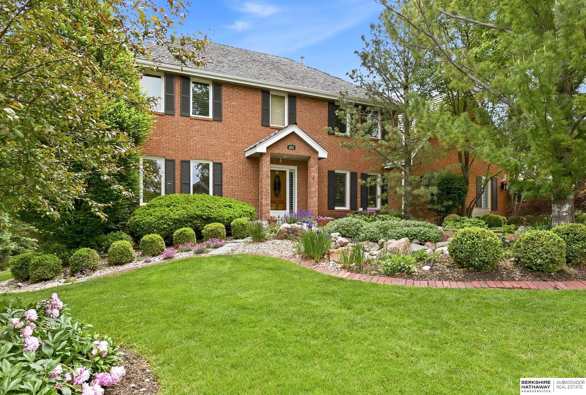 Single Family 3BR 4BA - 4303 S 169th Circle, Omaha, NE