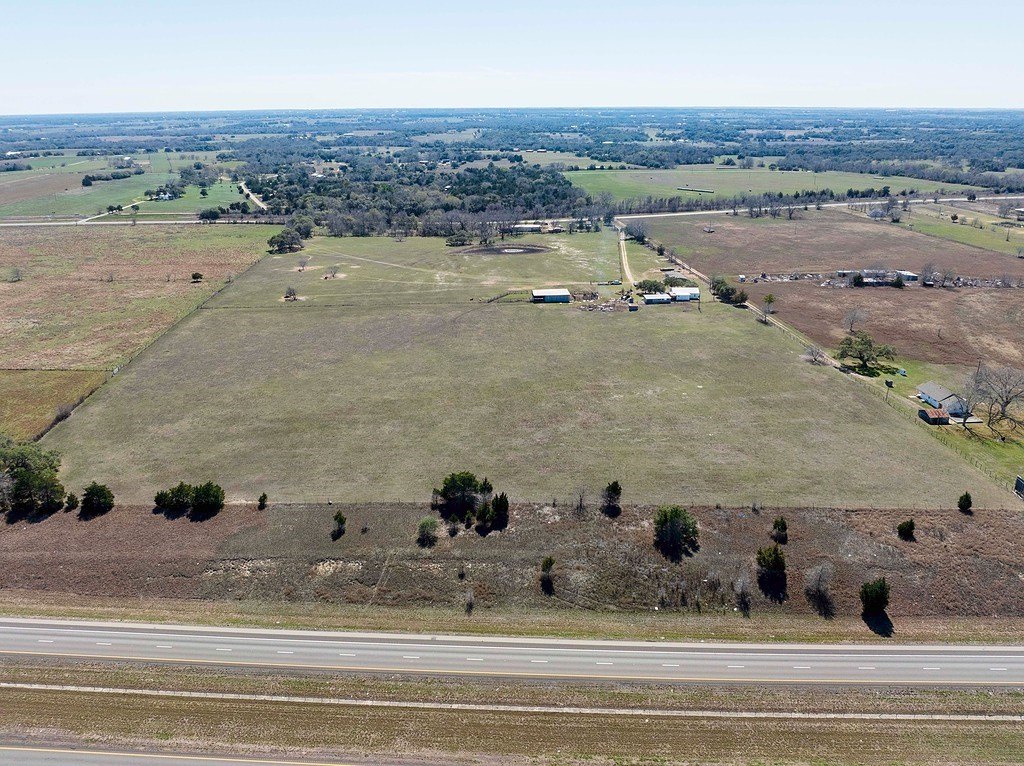 Plots and Land 3BR 2BA - 5135 West US Highway 90, Schulenburg, TX