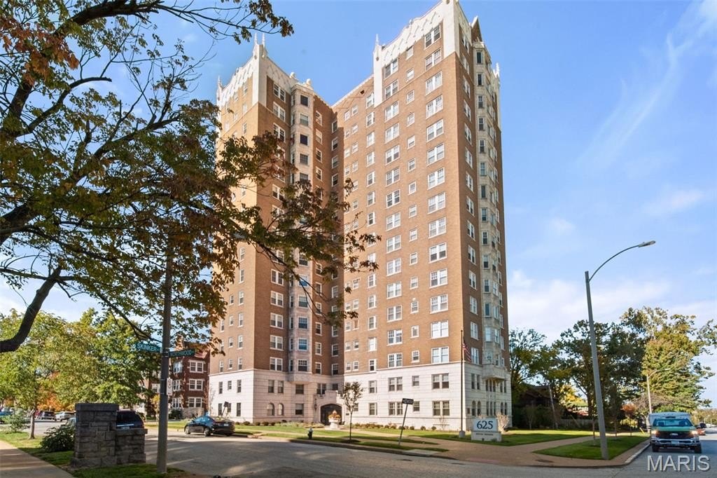 Condo 3BR 4BA - 625 S Skinker Drive, St Louis, MO