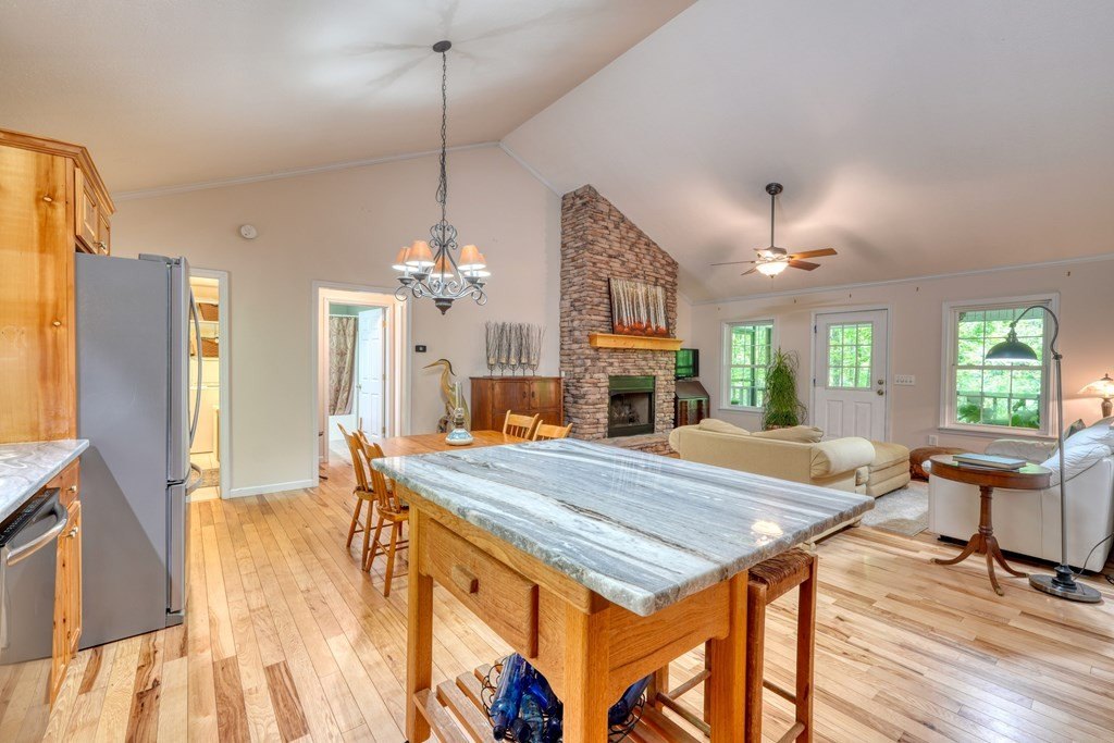 Single Family 3BR 3BA - 1903 Bell Eagle Drive, Hiawassee, GA