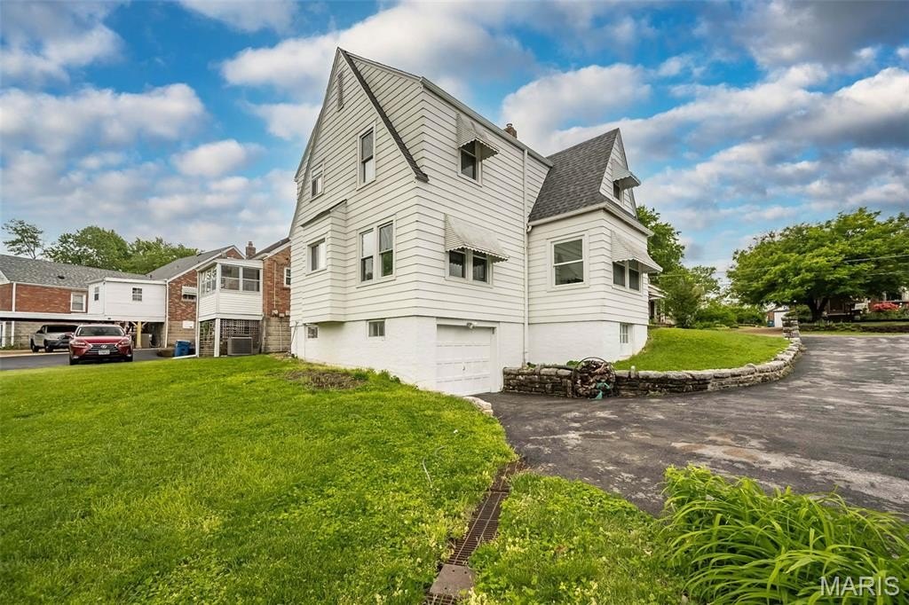 Single Family 2BR 2BA - 5837 Staely Avenue, Affton, MO