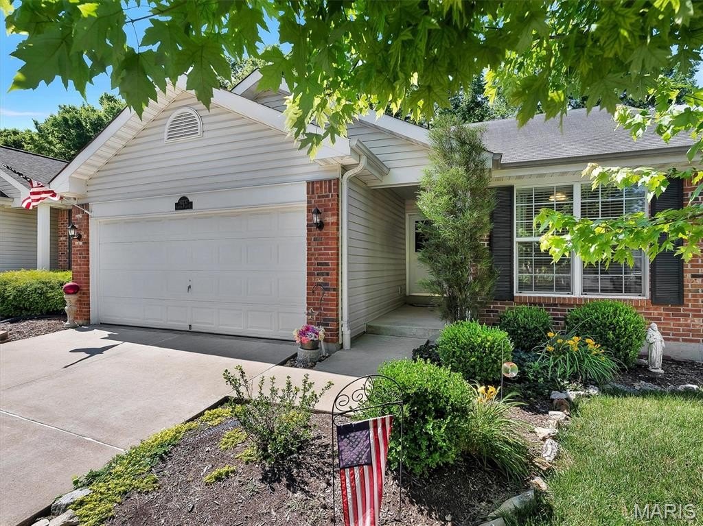Single Family 2BR 2BA - 10237 Carlton Place Court, St Louis, MO