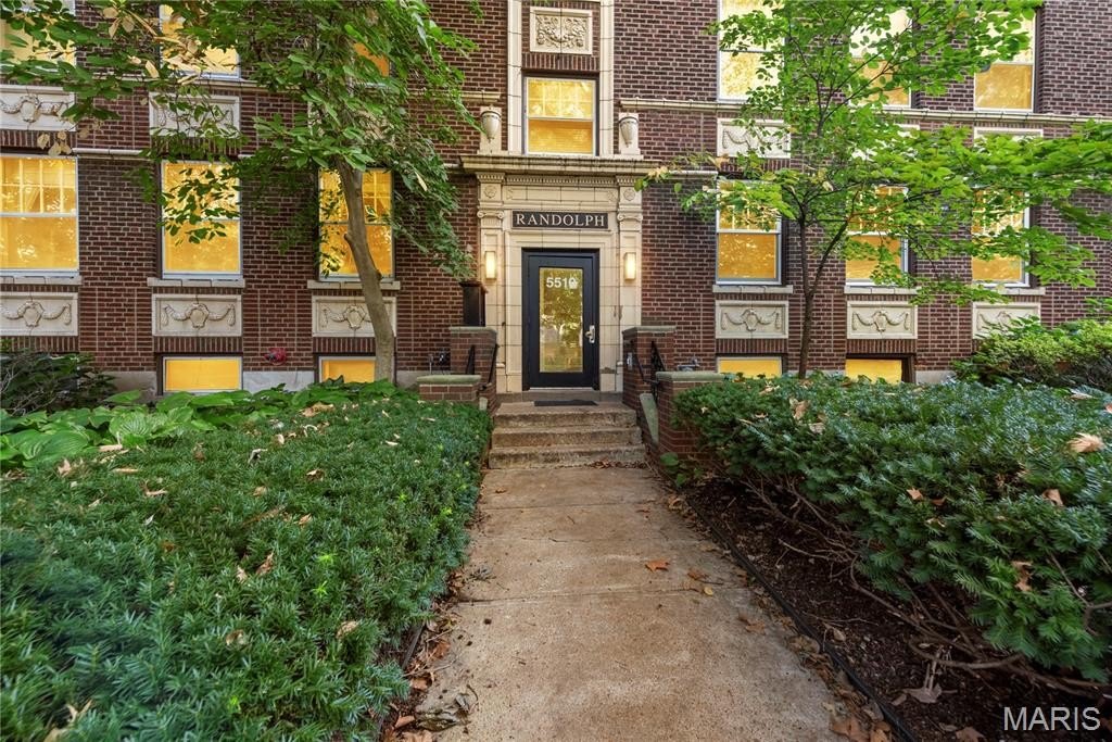 Condo 3BR 2BA - 5510 Waterman Boulevard, St Louis, MO