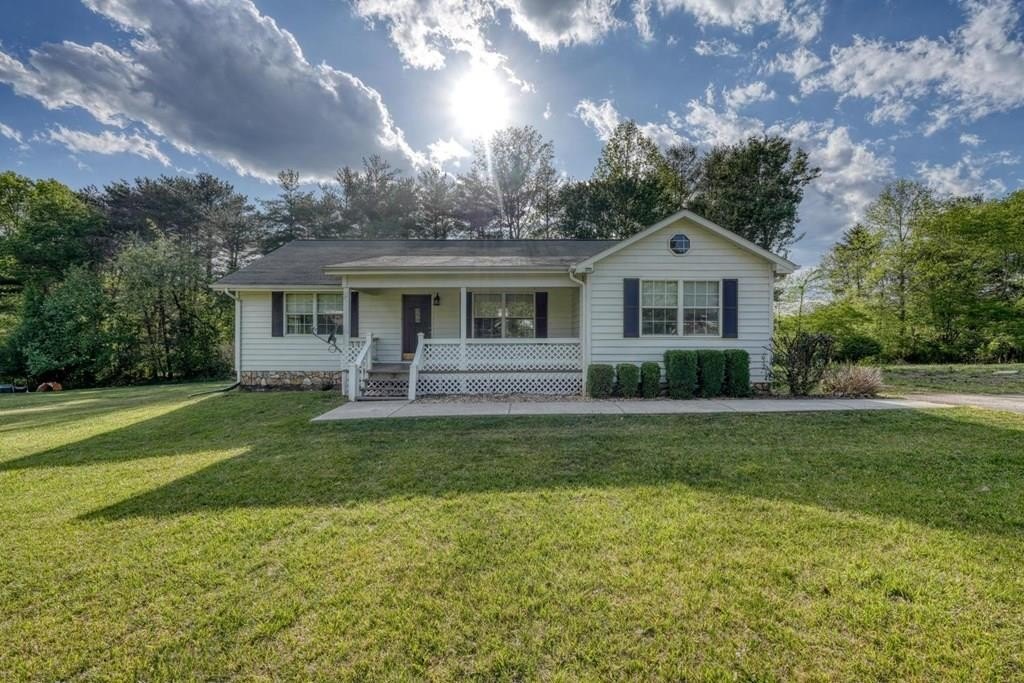 Single Family 3BR 2BA - 1013 Bradley Road, Blairsville, GA