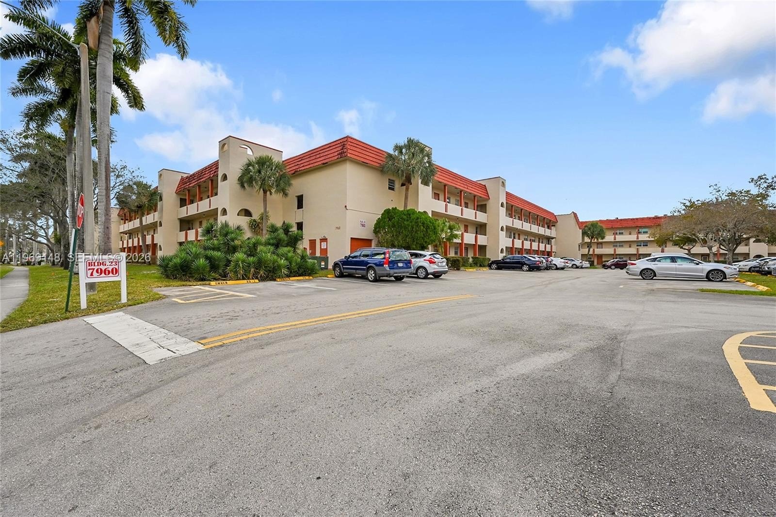 Condo 2BR 2BA - 7960 N Sunrise Lakes Dr, Sunrise, FL