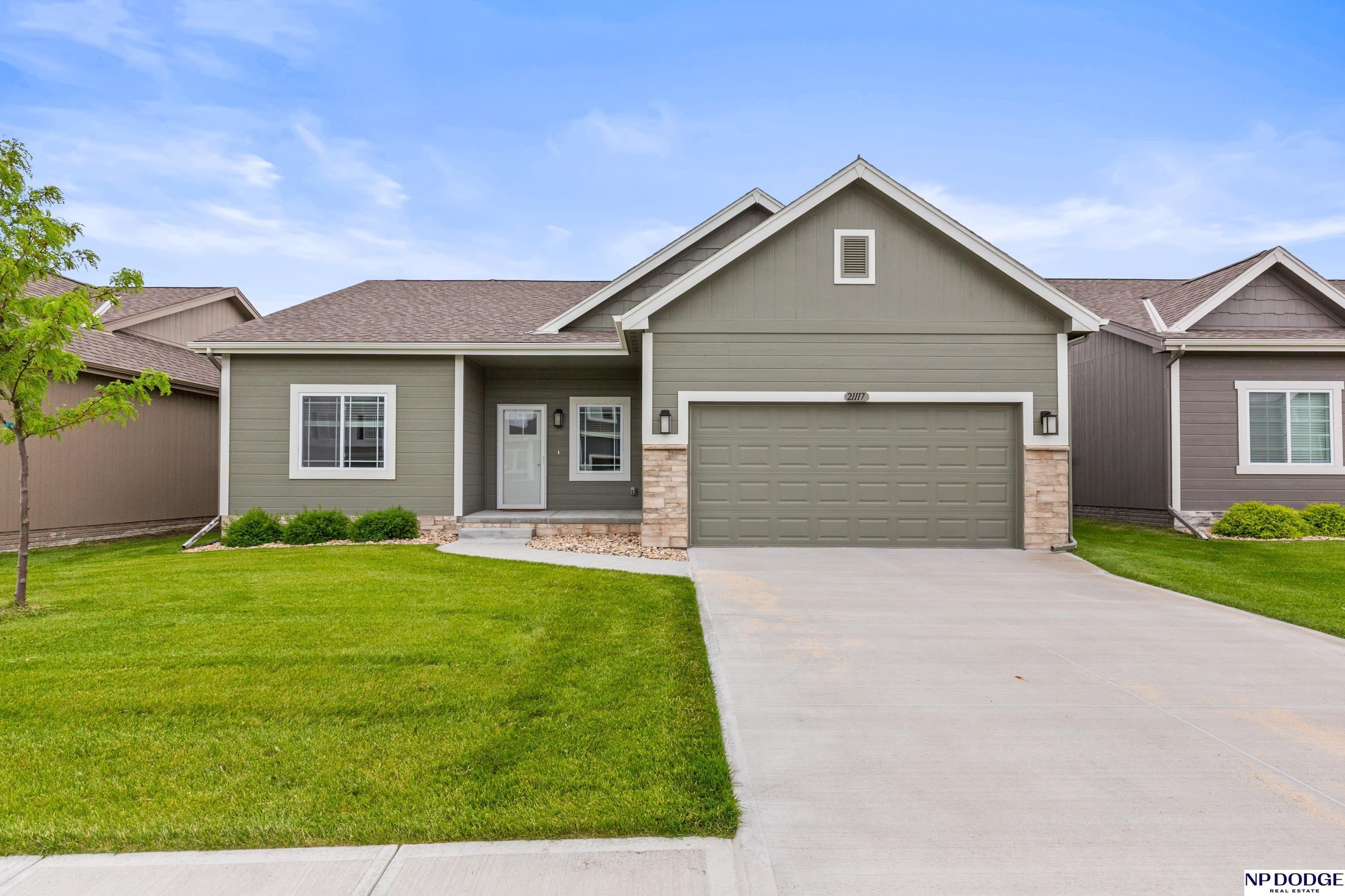 Single Family 2BR 2BA - 21117 Polk Street, Elkhorn, NE
