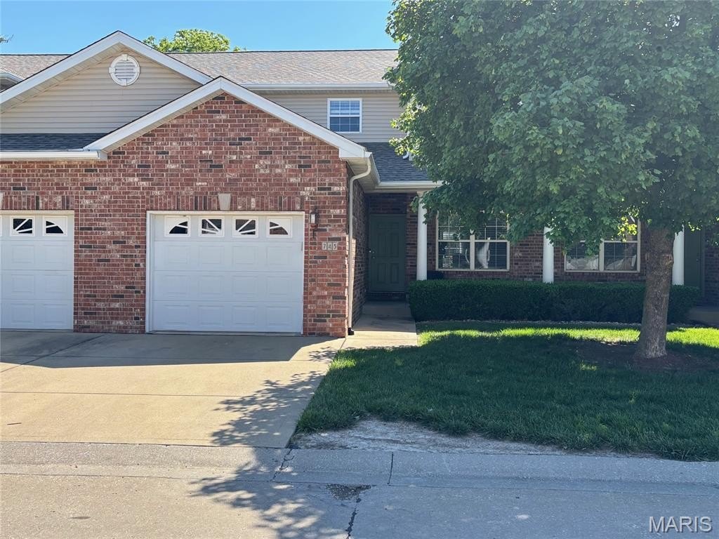 Single Family 3BR 4BA - 745 Erika Street, O'Fallon, IL
