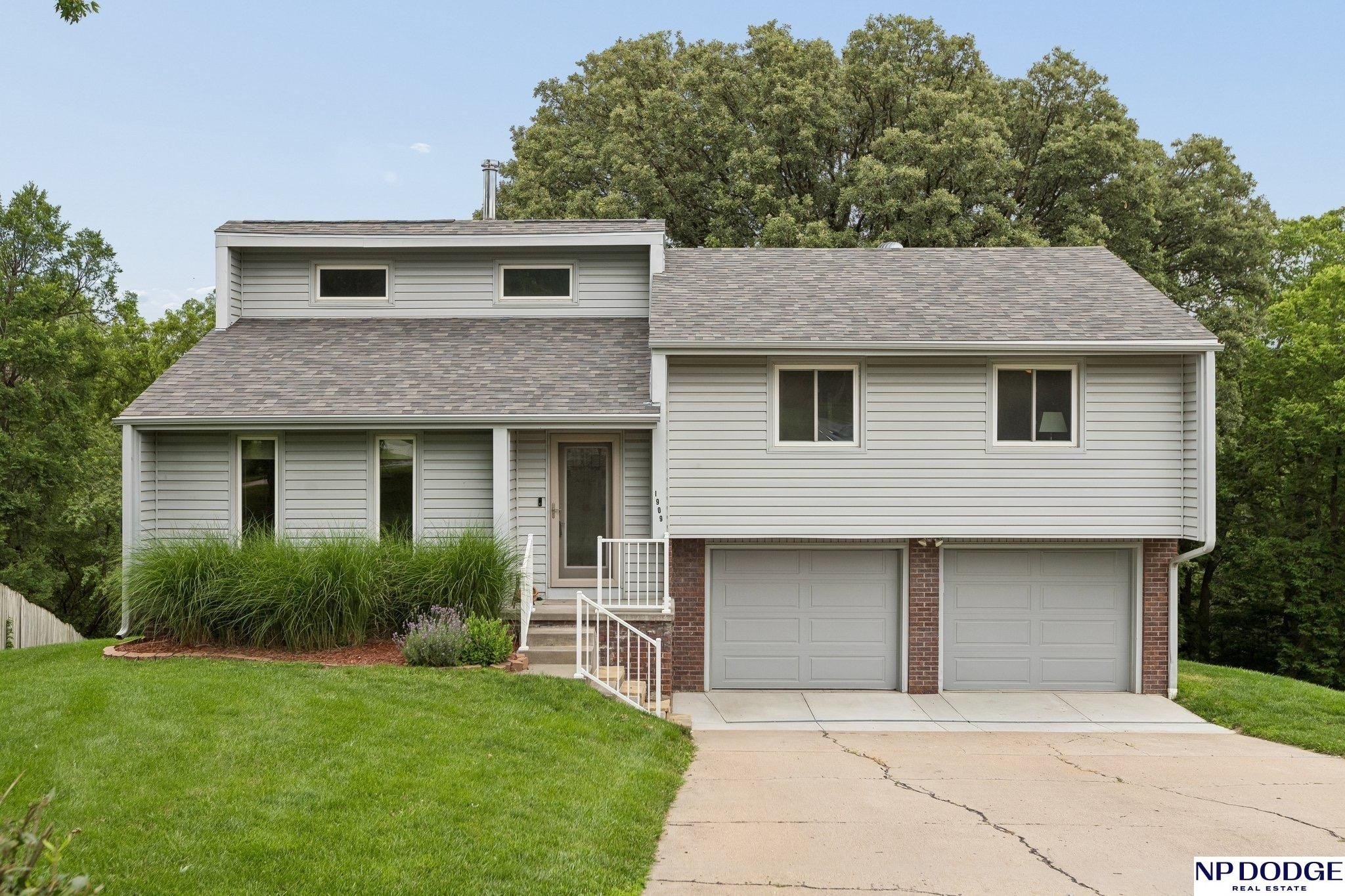 Single Family 3BR 2BA - 1909 N Ridge Drive, Plattsmouth, NE