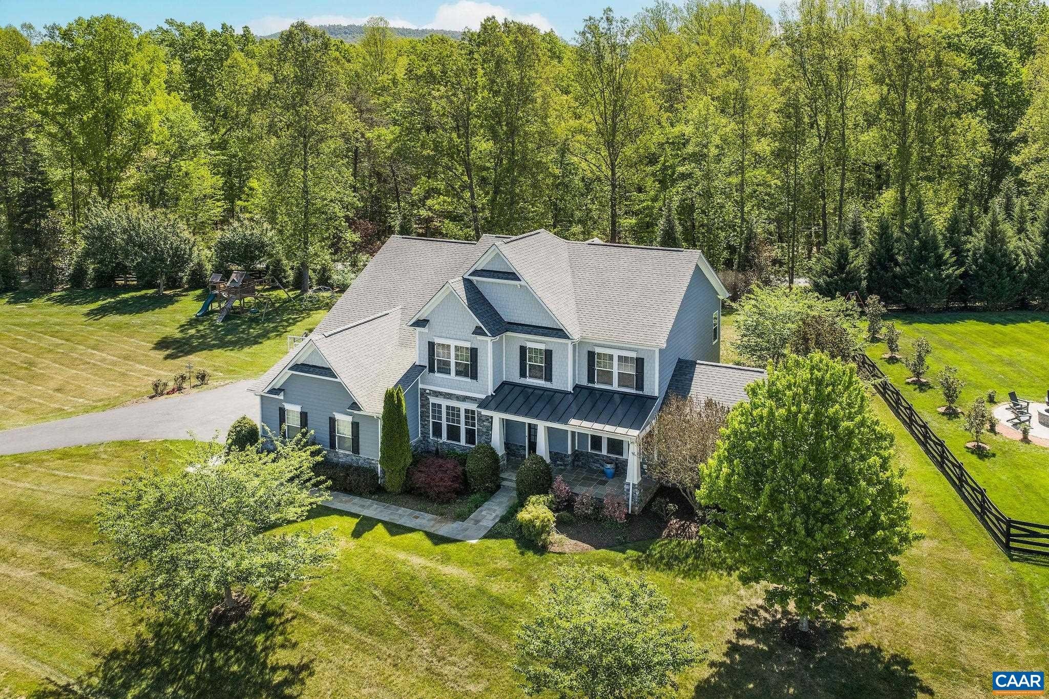 Single Family 5BR 5BA - 1630 VICTOR PL, CHARLOTTESVILLE, VA