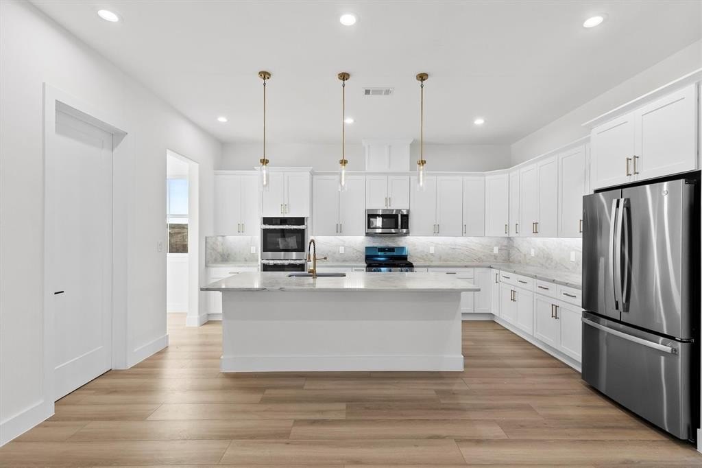 Single Family 5BR 4BA - 2703 Stonecrest Drive, Sherman, TX