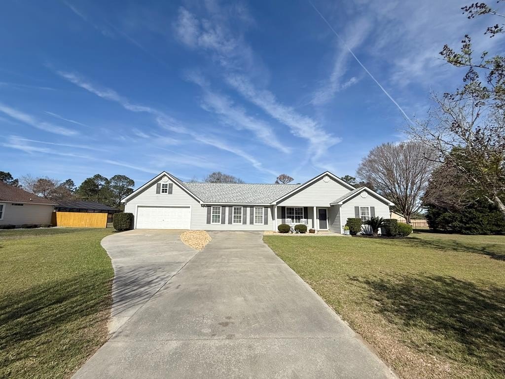 Single Family 4BR 2BA - 1405 Pebblewood Drive, Adel, GA