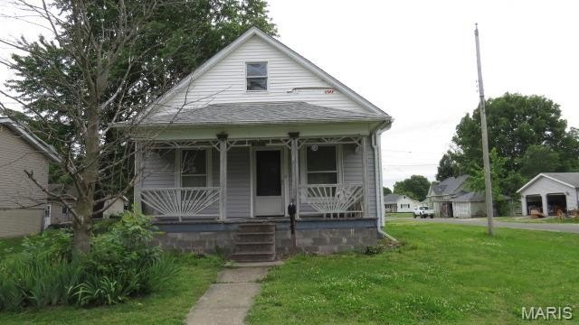 Single Family 2BR 1BA - 911 Madison Street, Gillespie, IL