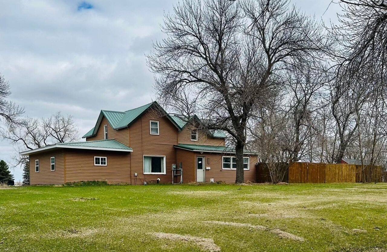 Single Family 2BR 1BA - 213  1st Street NE, Rugby, ND