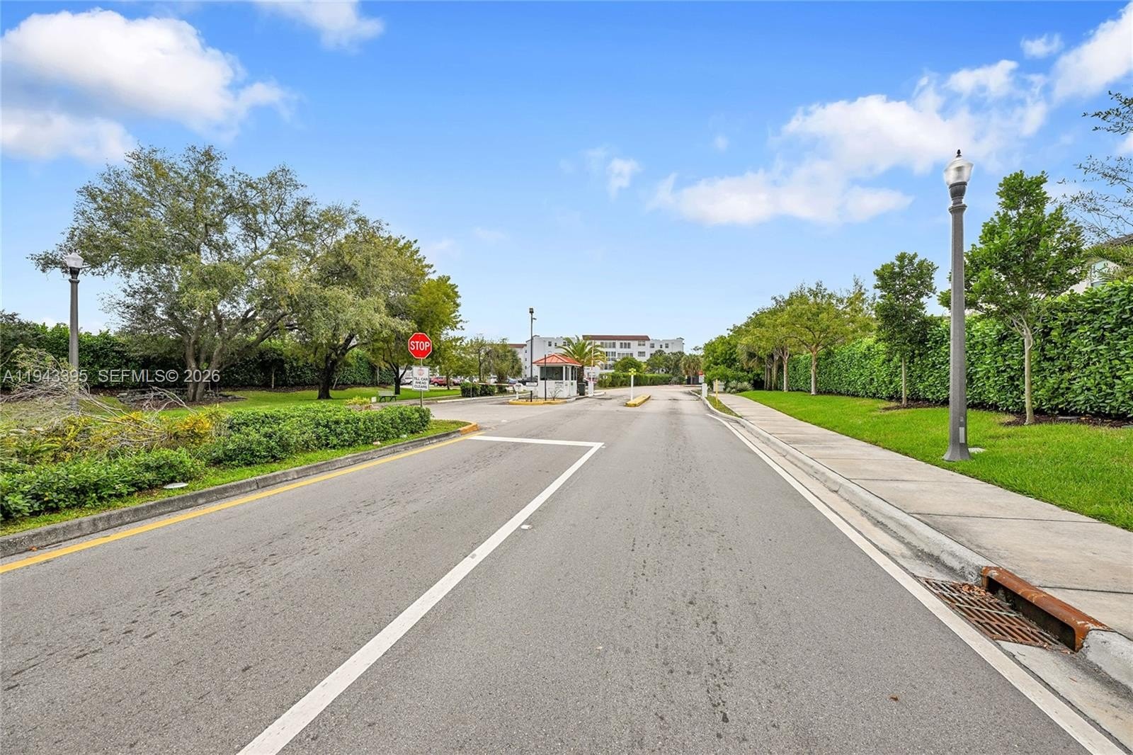 Condo 1BR 1BA - 2850 Somerset Dr, Lauderdale Lakes, FL