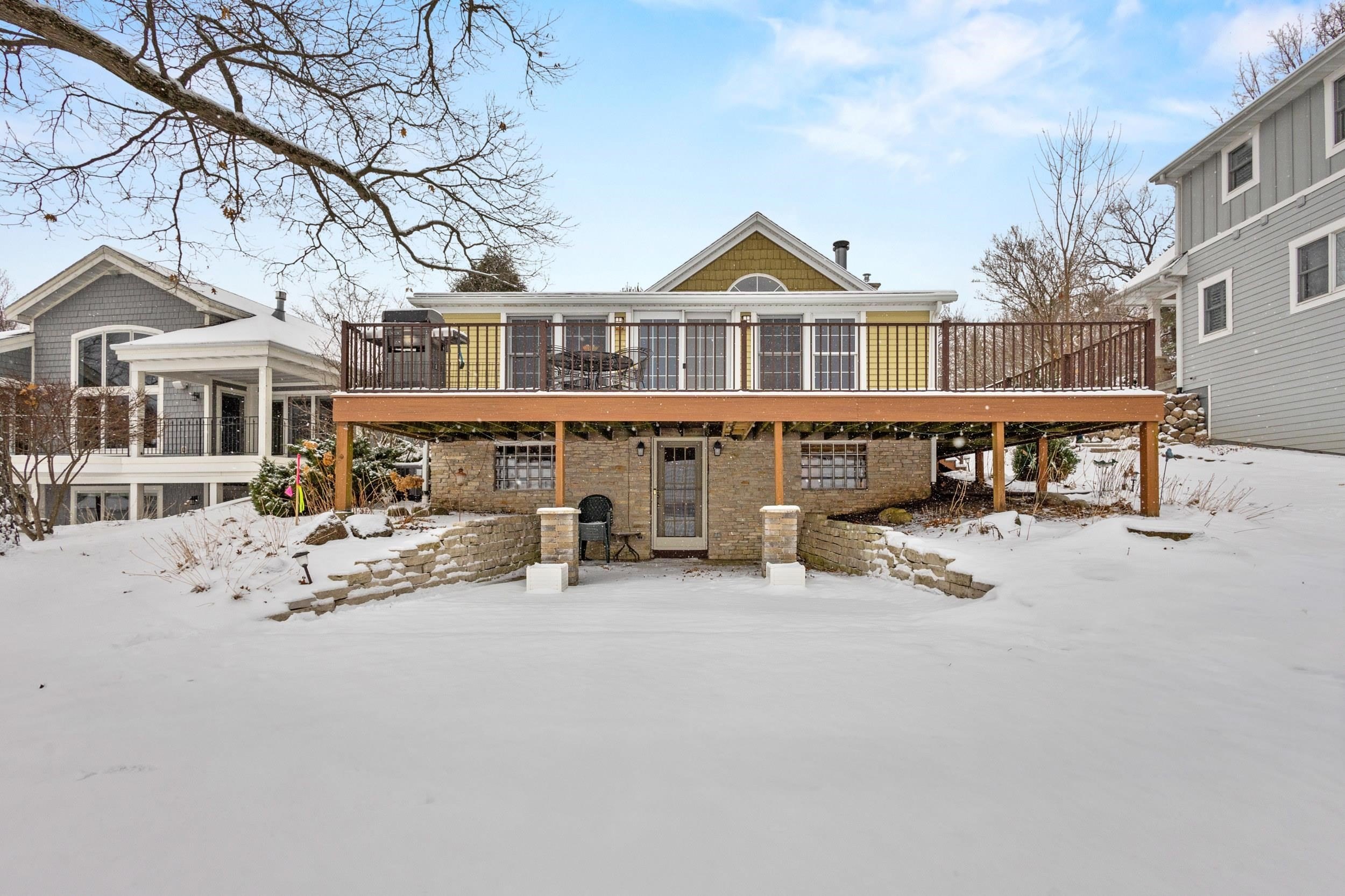 W964 Spring Grv Rd