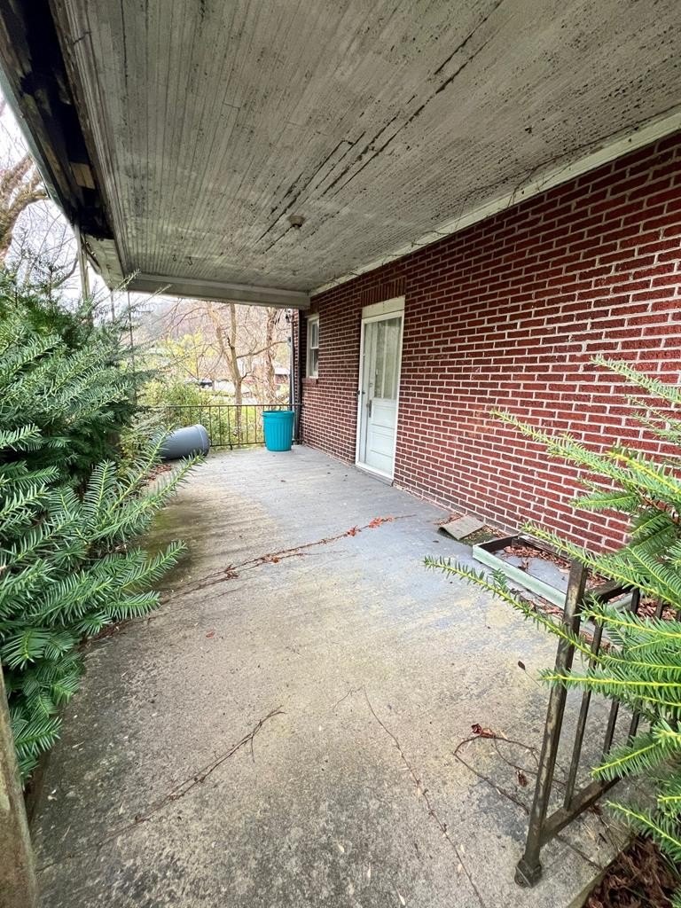 Single Family 3BR 2BA - 117 Cherokee Drive, Pikeville, KY
