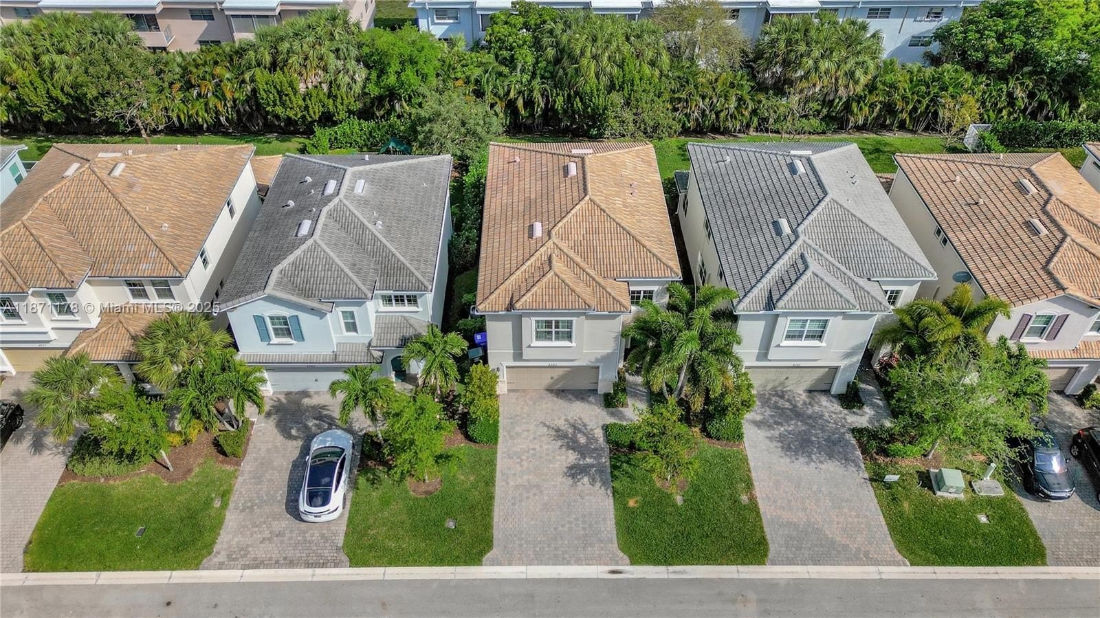 Single Family 4BR 3BA - 4353 Large Leaf Ln, Hollywood, FL