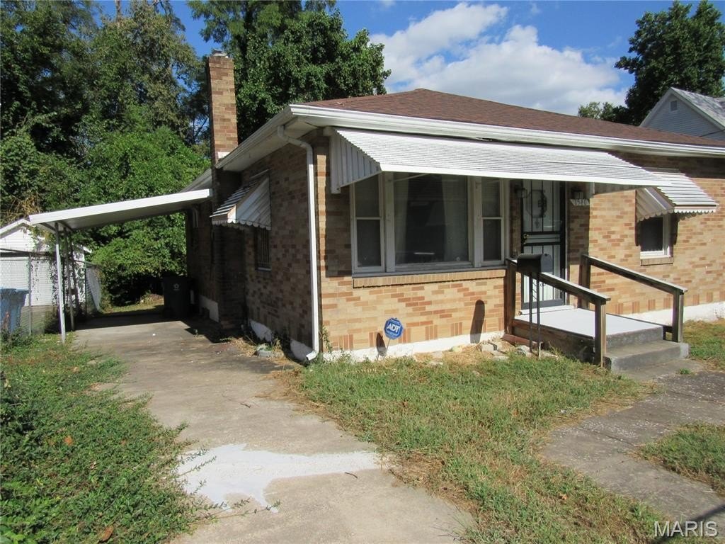 Single Family 2BR 1BA - 1540 Highland Avenue, Alton, IL