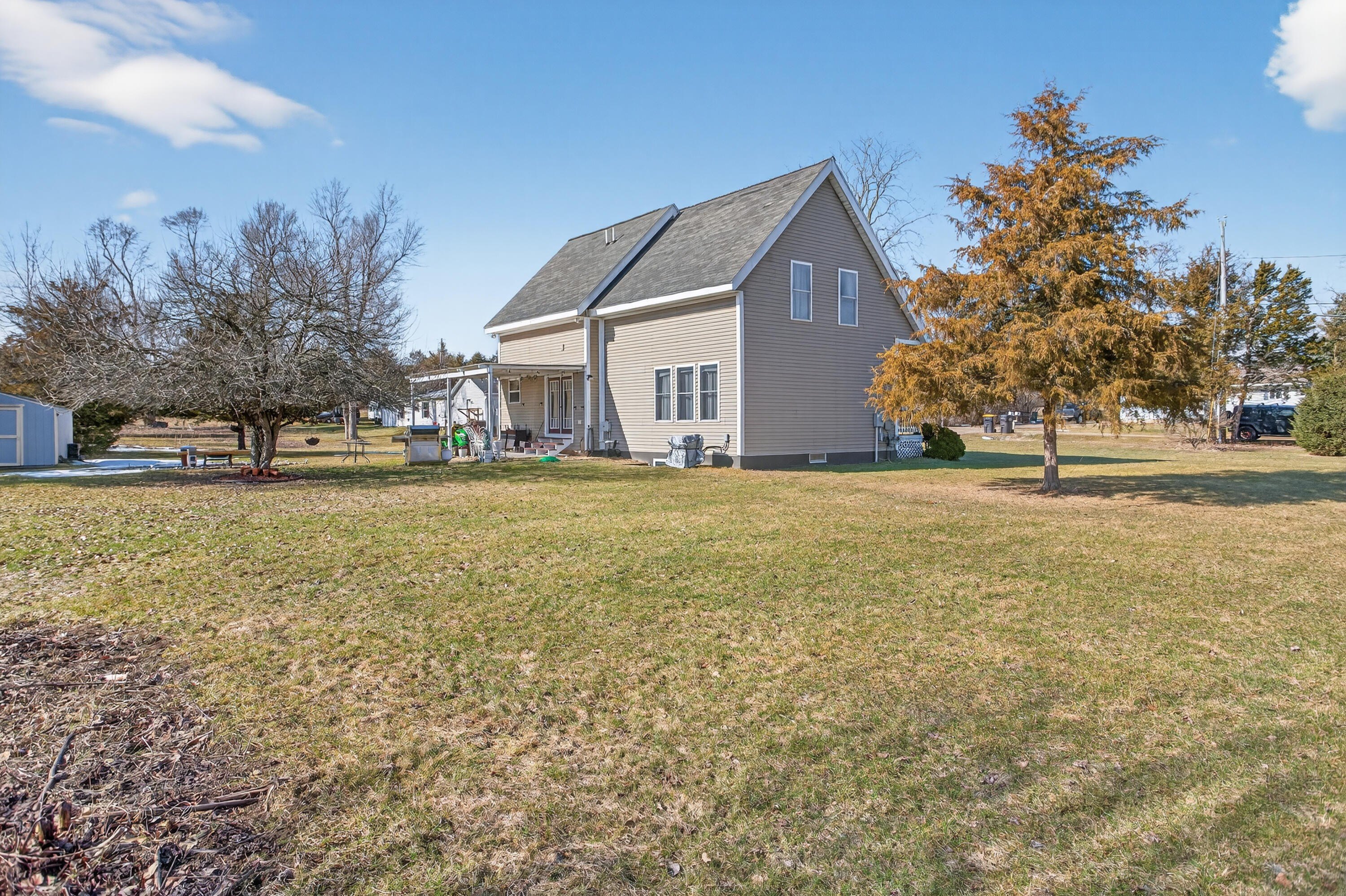 Single Family 3BR 3BA - 129 Kathy Lane, Brooklyn, MI