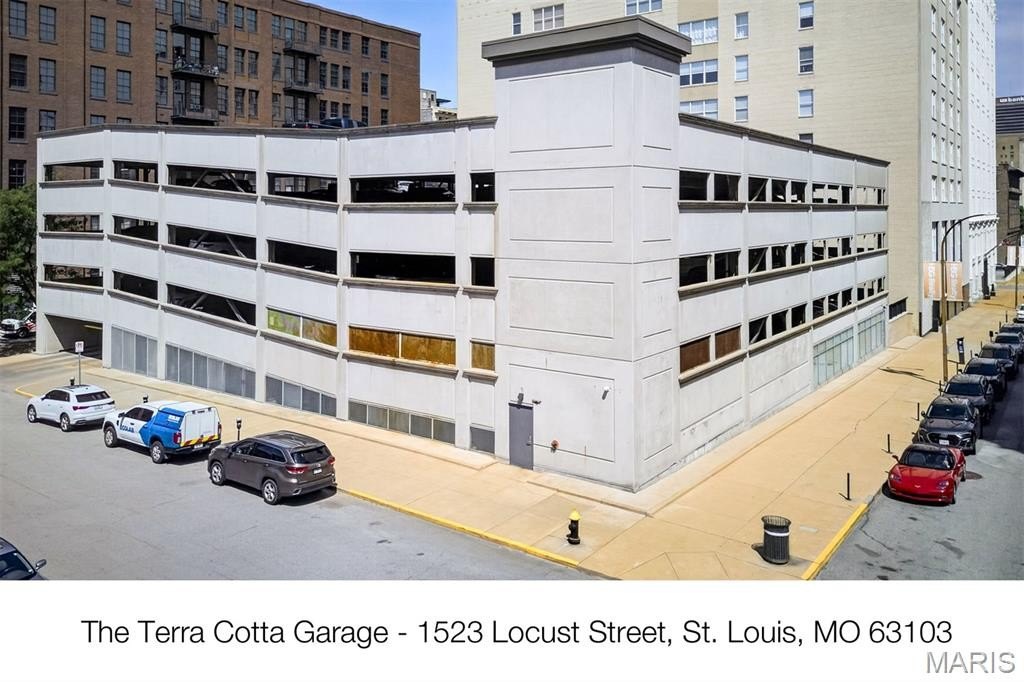 Condo - 1523 Locust Street, St Louis, MO
