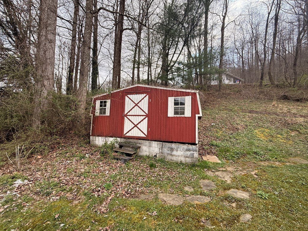 Single Family 3BR 2BA - 105 Denny St, OCEANA, WV