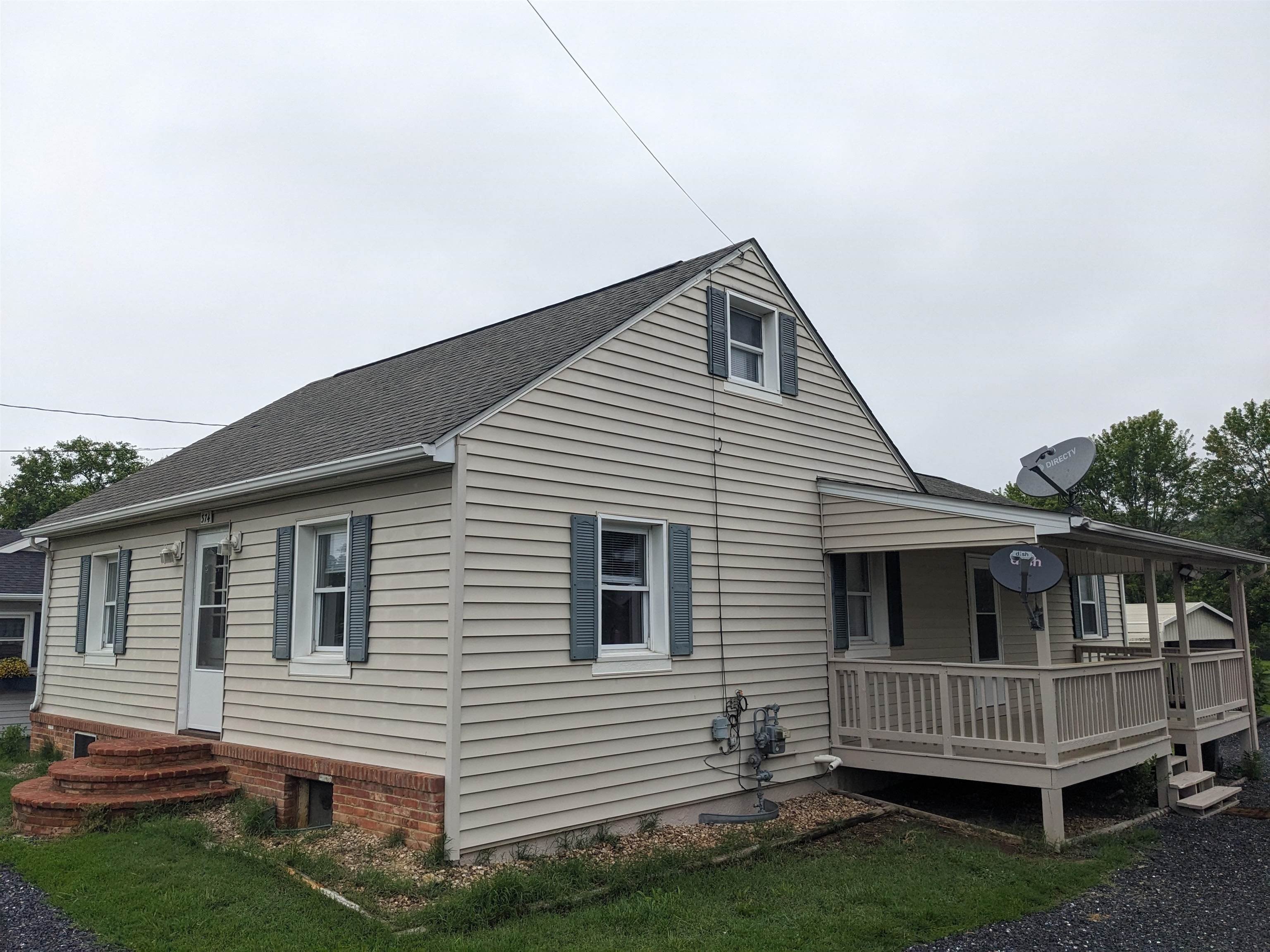 Single Family 3BR 3BA - 374 W OLD CROSS RD, NEW MARKET, VA
