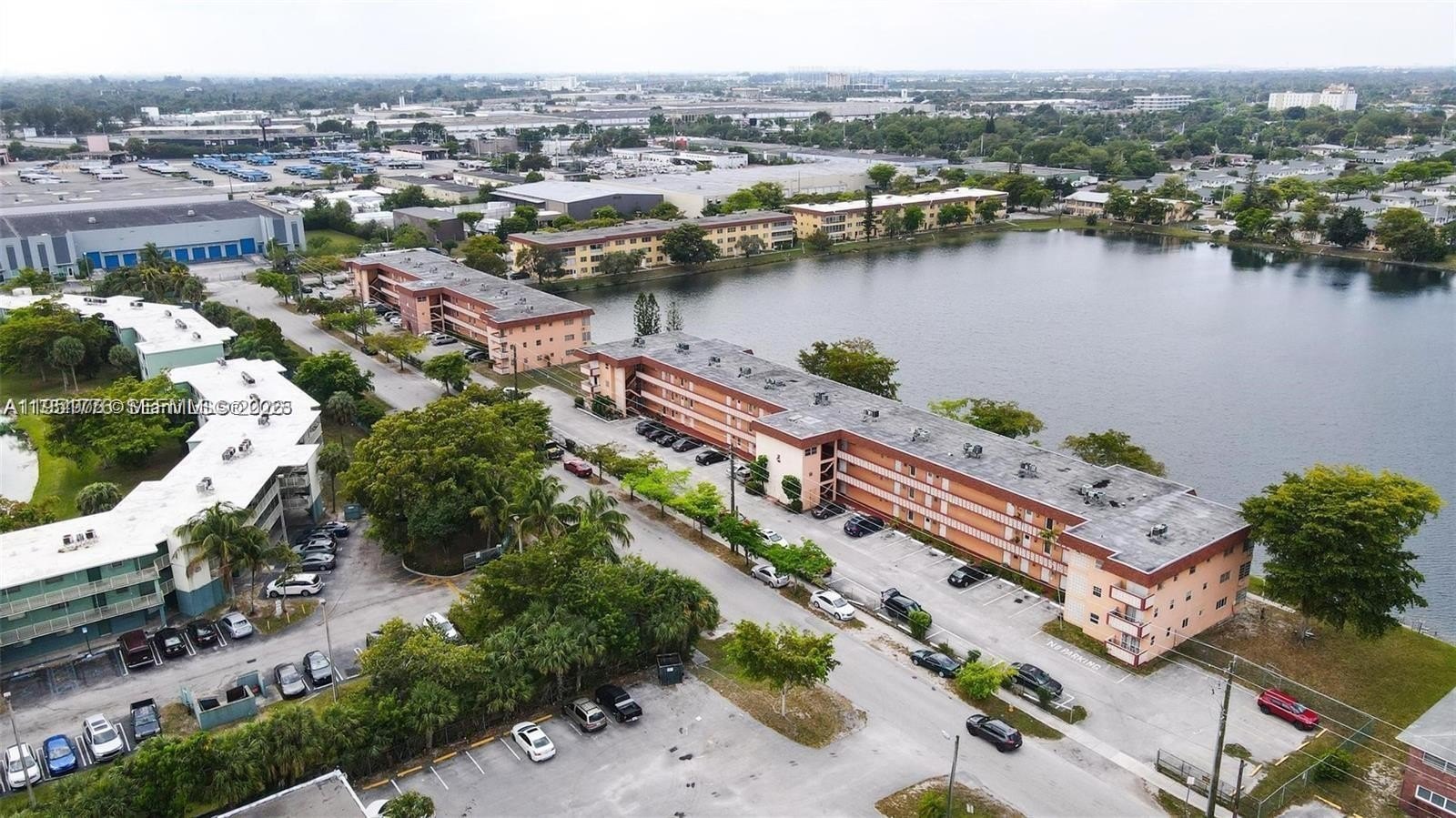 Condo 1BR 1BA - 18900 NE 3rd Ct, Miami, FL