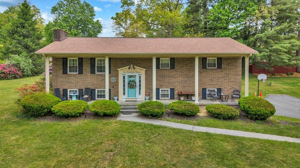 Single Family 3BR 3BA - 211 Grist Mill Drive, BECKLEY, WV