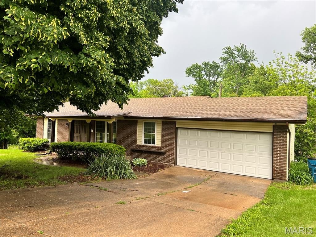 Single Family 3BR 2BA - 13310 De Marillac Drive, Florissant, MO