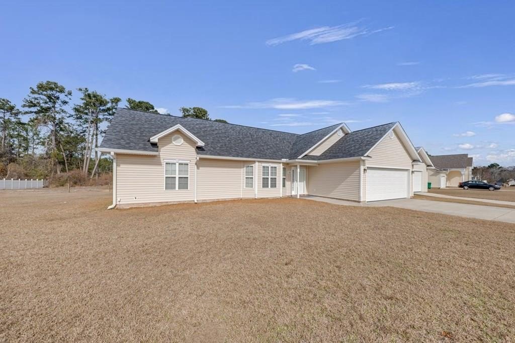 Single Family 3BR 2BA - 161 HARLEE LN, Ray City, GA