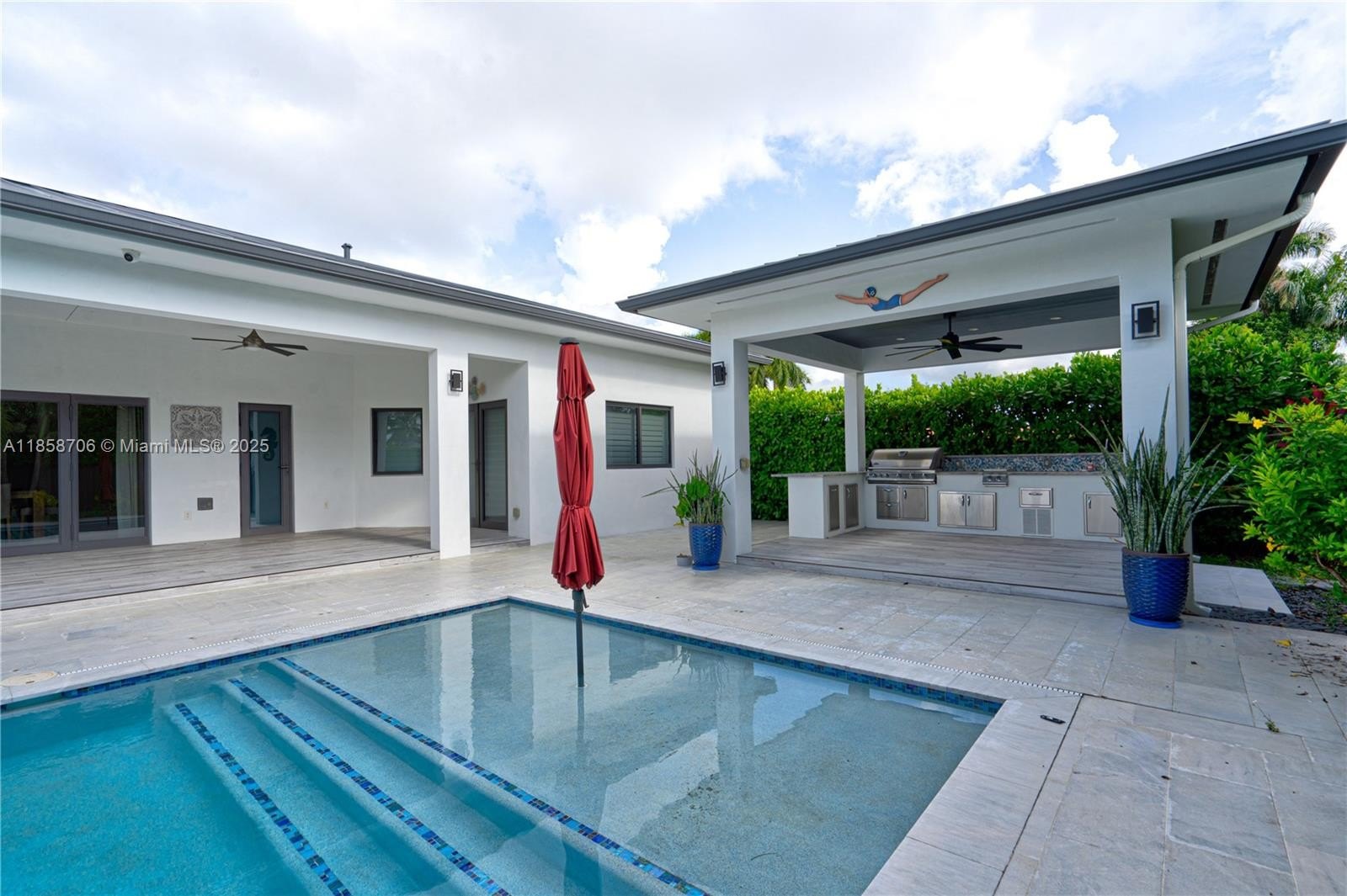Single Family 3BR 3BA - 2521 SW 105th Ave, Miami, FL