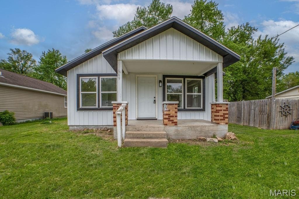 Single Family 3BR 2BA - 669 Bennett Street, Lebanon, MO