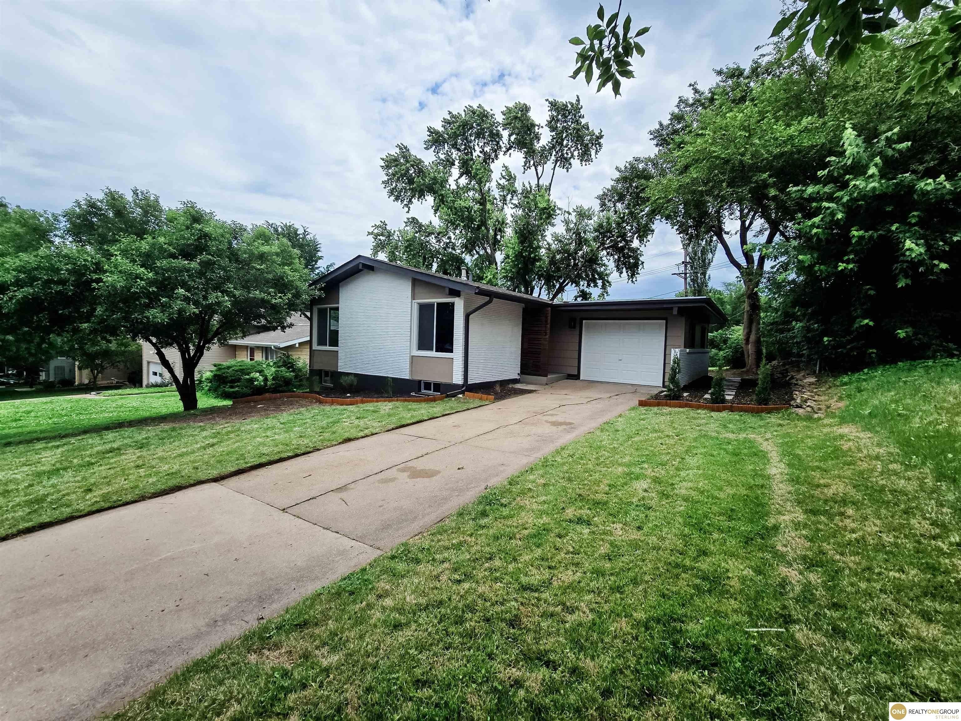 Single Family 3BR 2BA - 4613 N 83rd Street, Omaha, NE