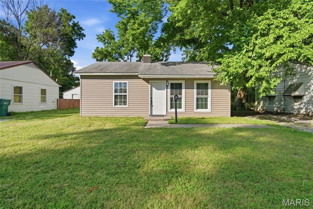 Single Family 2BR 1BA - 14 Marilyn Lane, Cahokia, IL