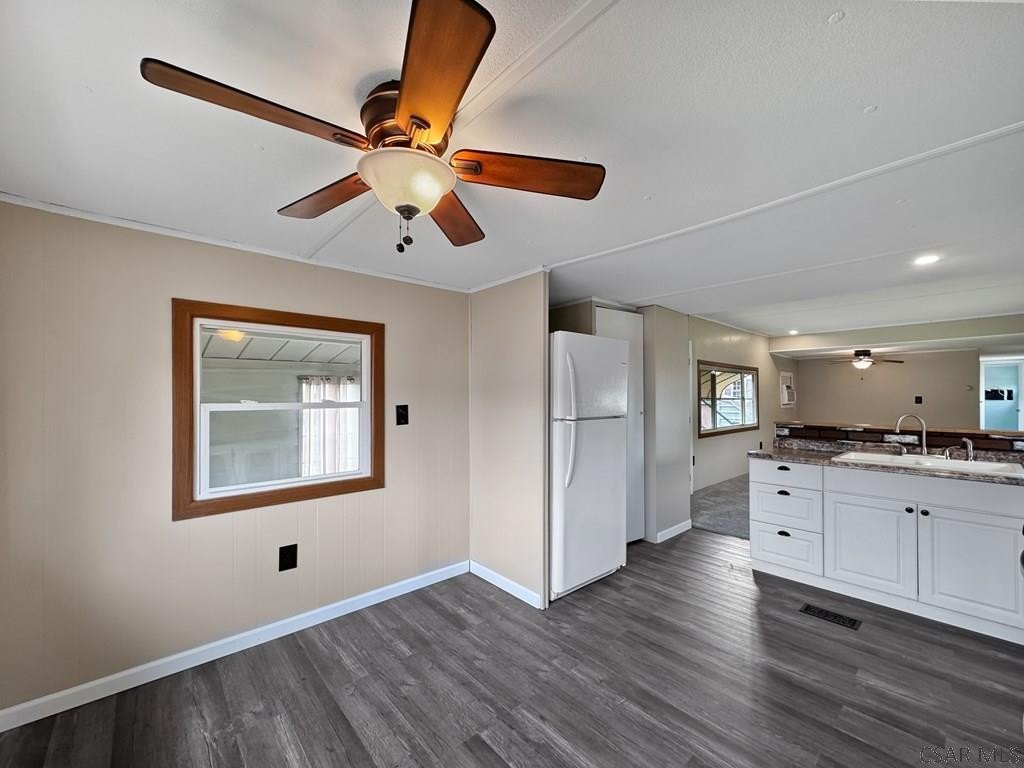 Single Family 1BR 1BA - 109 Short Drive, Ebensburg, PA