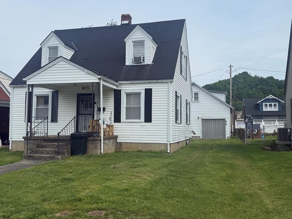 Single Family 3BR 2BA - 613 Washington Avenue, Paintsville, KY