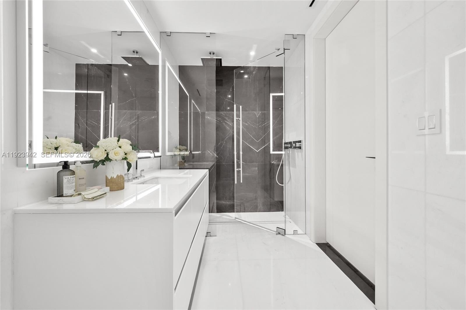 Condo 1BR 2BA - 300 Biscayne Boulevard Way, Miami, FL