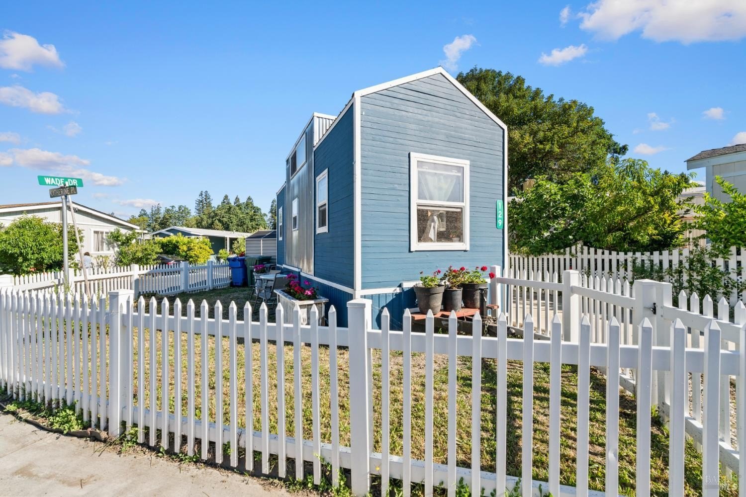 Manufactured Housing 1BR 1BA - 129 Katherine Place, Windsor, CA