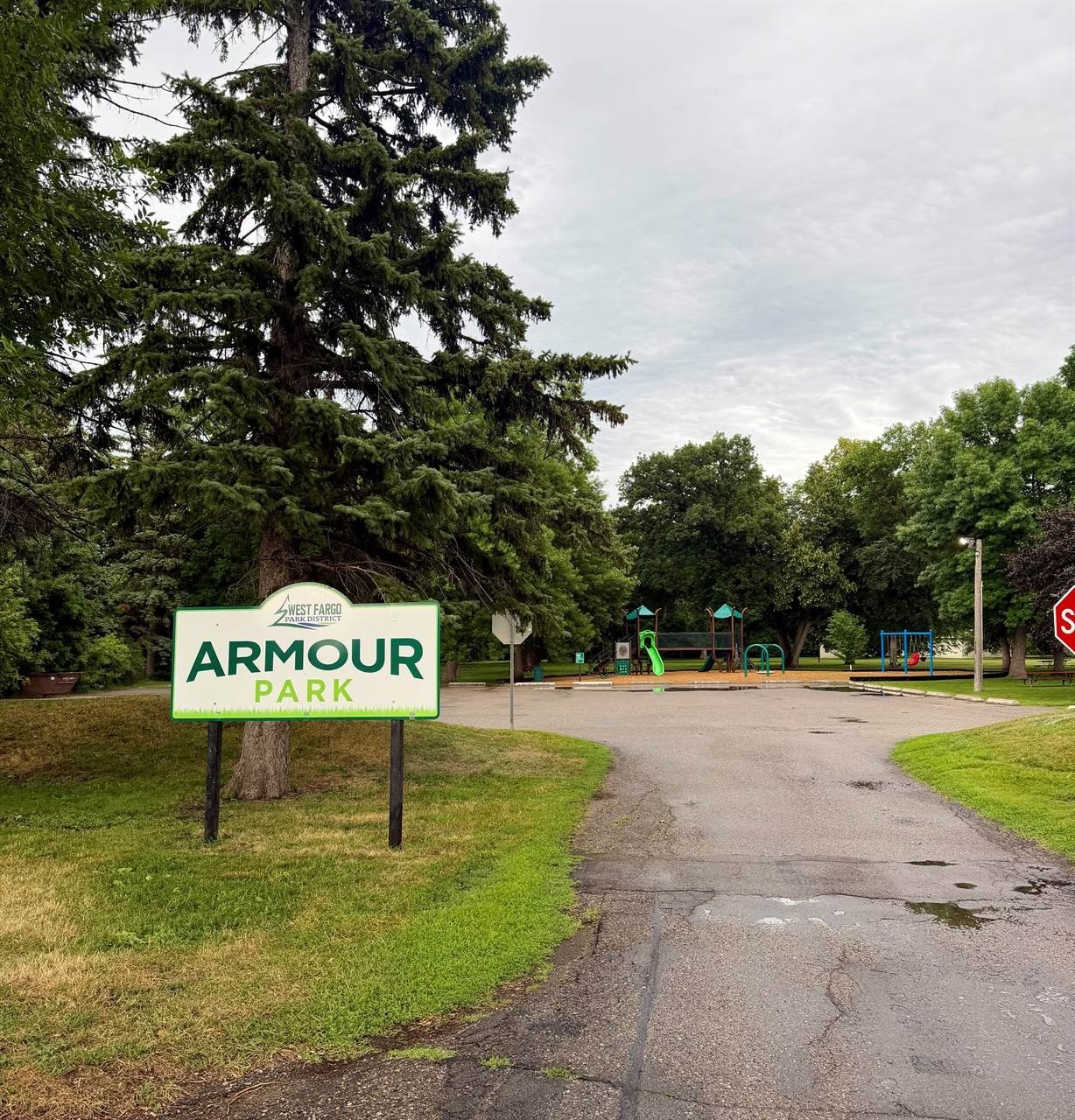Single Family 3BR 1BA - 204 5th Street NW, West Fargo, ND